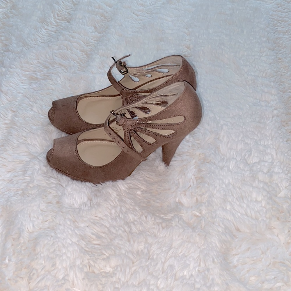 NWT, Colin Stuart high heel size 5